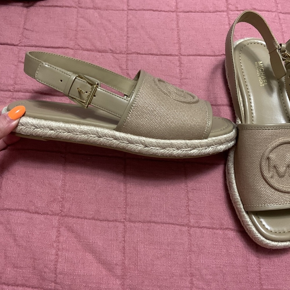 MICHAEL KORS SANDALS - Picture 3 of 5